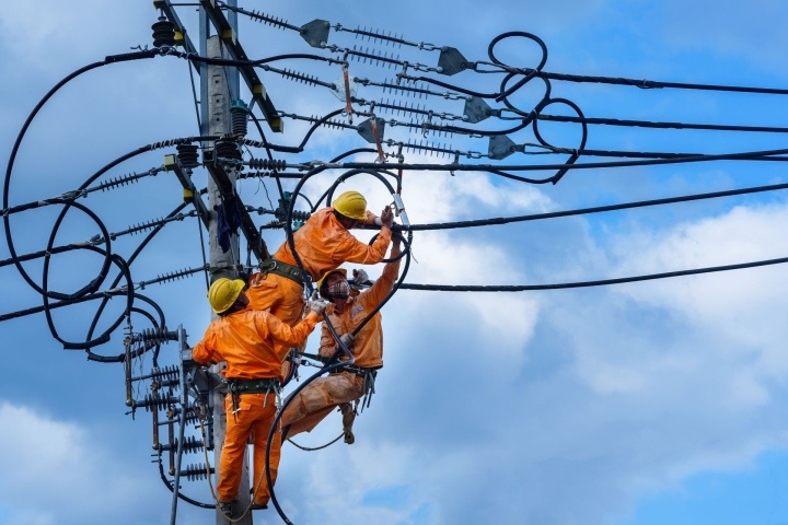 EVN huy động tối đa nhiệt điện than, khí, đảm bảo cung ứng điện trong 5 tháng đầu năm 2024 EVN huy động tối đa nhiệt điện than, khí, đảm bảo cung ứng điện trong 5 tháng đầu năm 2024