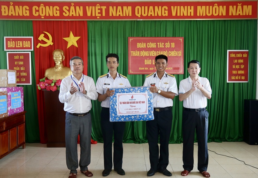 Tập đoàn Dầu khí Việt Nam thăm, động viên cán bộ chiến sĩ, người dân tại huyện đảo Trường Sa và Nhà giàn DK1/9 – Ba Kè Petrovietnam thăm, động viên cán bộ chiến sĩ, người dân tại huyện đảo Trường Sa và Nhà giàn DK1/9 – Ba Kè