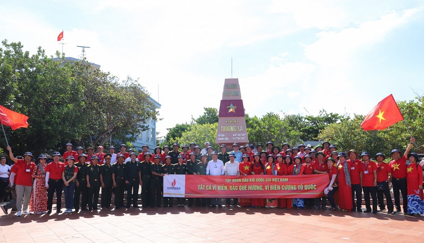 Tập đoàn Dầu khí Việt Nam thăm, động viên cán bộ chiến sĩ, người dân tại huyện đảo Trường Sa và Nhà giàn DK1/9 – Ba Kè Petrovietnam thăm, động viên cán bộ chiến sĩ, người dân tại huyện đảo Trường Sa và Nhà giàn DK1/9 – Ba Kè