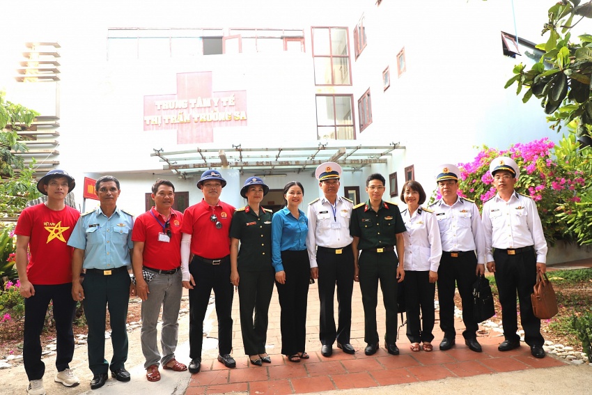 Tập đoàn Dầu khí Việt Nam thăm, động viên cán bộ chiến sĩ, người dân tại huyện đảo Trường Sa và Nhà giàn DK1/9 – Ba Kè Petrovietnam thăm, động viên cán bộ chiến sĩ, người dân tại huyện đảo Trường Sa và Nhà giàn DK1/9 – Ba Kè
