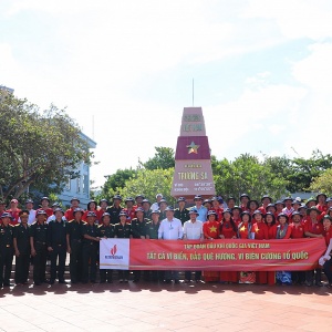 Petrovietnam thăm, động viên cán bộ chiến sĩ, người dân tại huyện đảo Trường Sa và Nhà giàn DK1/9 – Ba Kè