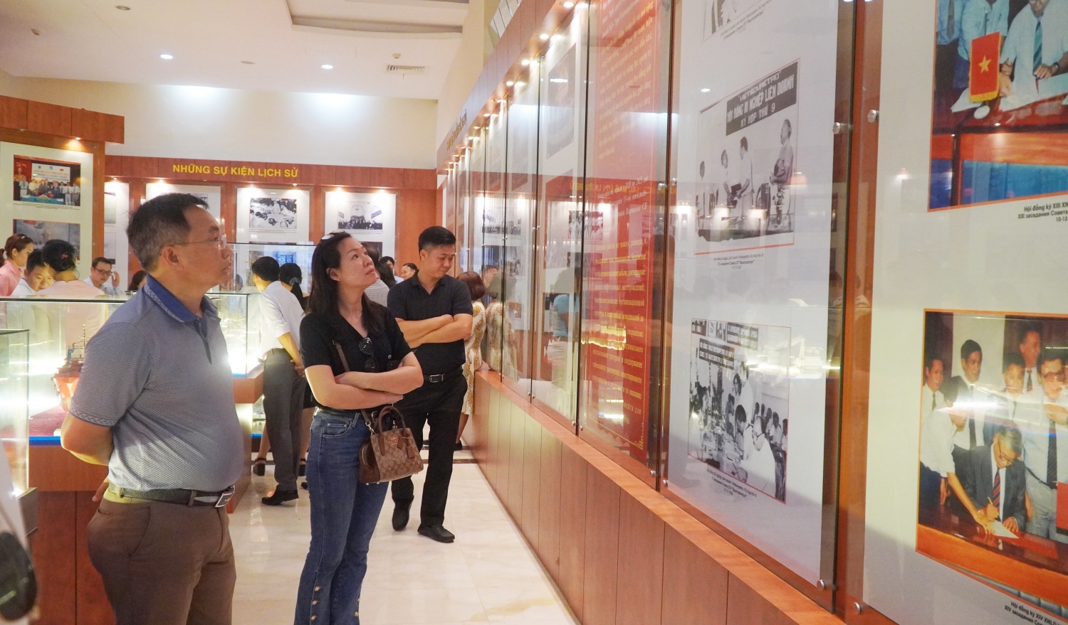[Chùm ảnh] Lớp tập huấn nghiệp vụ cho chủ tịch công đoàn cơ sở tham quan cảng Vietsovpetro