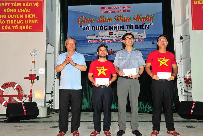 Tình yêu của Người Dầu khí với Biển đảo quê hương Tình yêu của người Dầu khí với biển đảo quê hương