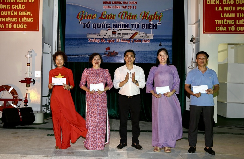 Tình yêu của Người Dầu khí với Biển đảo quê hương Tình yêu của người Dầu khí với biển đảo quê hương