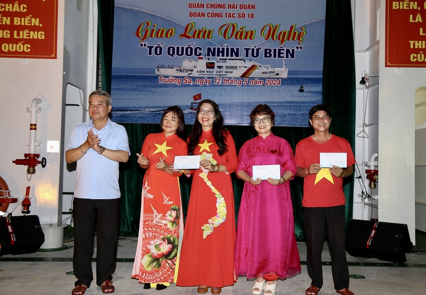 Tình yêu của Người Dầu khí với Biển đảo quê hương Tình yêu của người Dầu khí với biển đảo quê hương