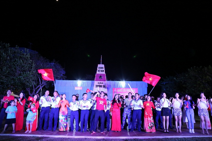 Tình yêu của Người Dầu khí với Biển đảo quê hương Tình yêu của người Dầu khí với biển đảo quê hương