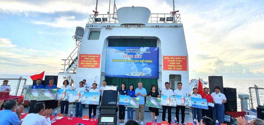 Tình yêu của Người Dầu khí với Biển đảo quê hương Tình yêu của người Dầu khí với biển đảo quê hương