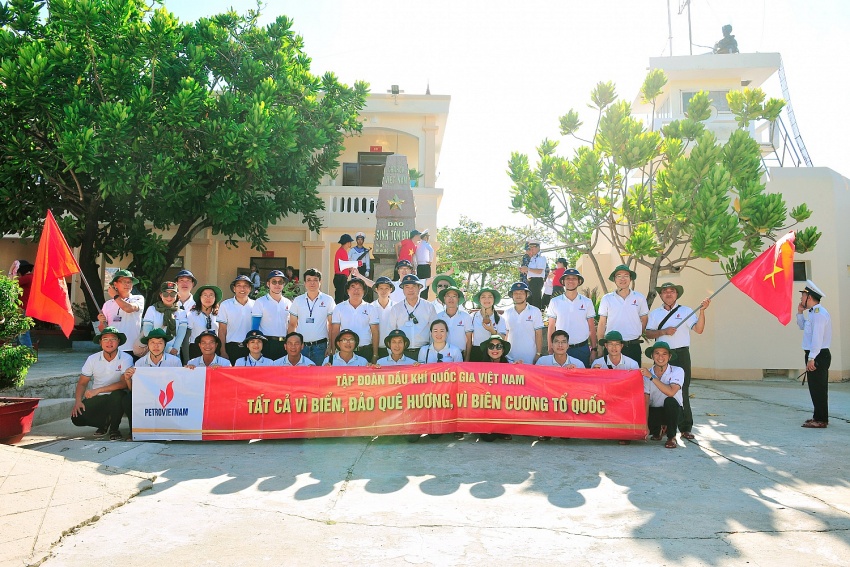 Tình yêu của Người Dầu khí với Biển đảo quê hương Tình yêu của người Dầu khí với biển đảo quê hương