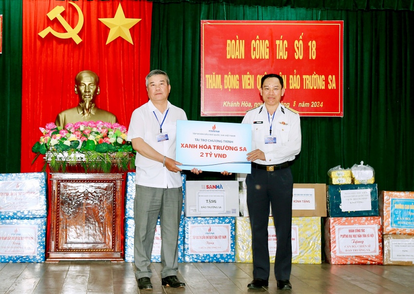 Xanh hóa Trường Sa – Bằng trái tim yêu thương của người Dầu khí “Xanh hóa Trường Sa” bằng trái tim yêu thương của người Dầu khí