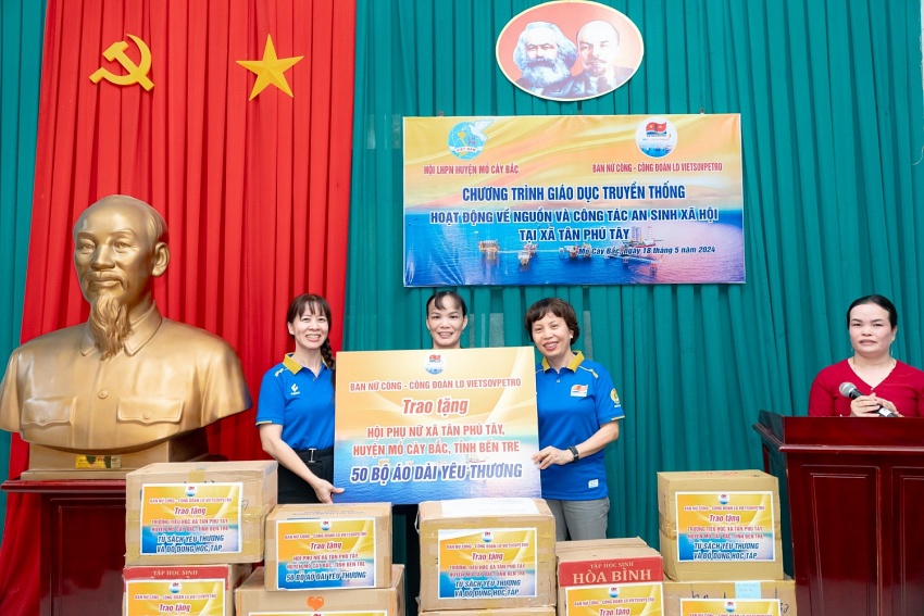 Ban Nữ công - Công đoàn Vietsovpetro: Hành trình về nguồn, tri ân và sẻ chia