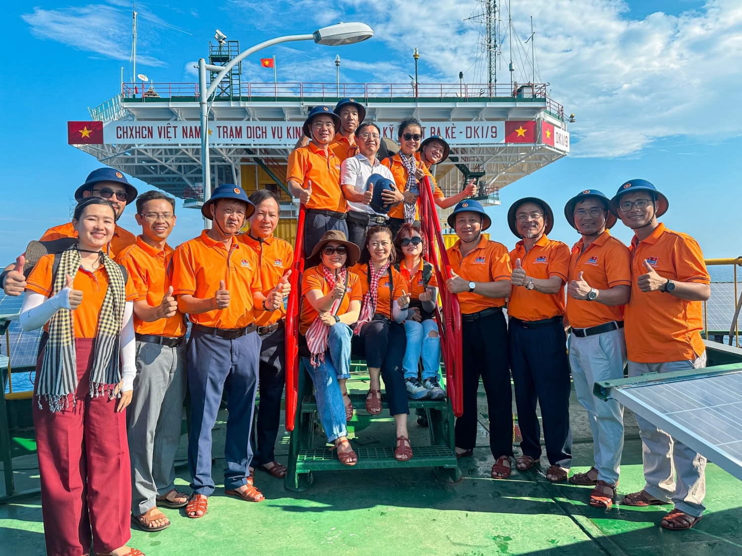 Đoàn Vietsovpetro thăm cán bộ chiến sĩ, nhân dân quần đảo Trường Sa và nhà giàn DK1
