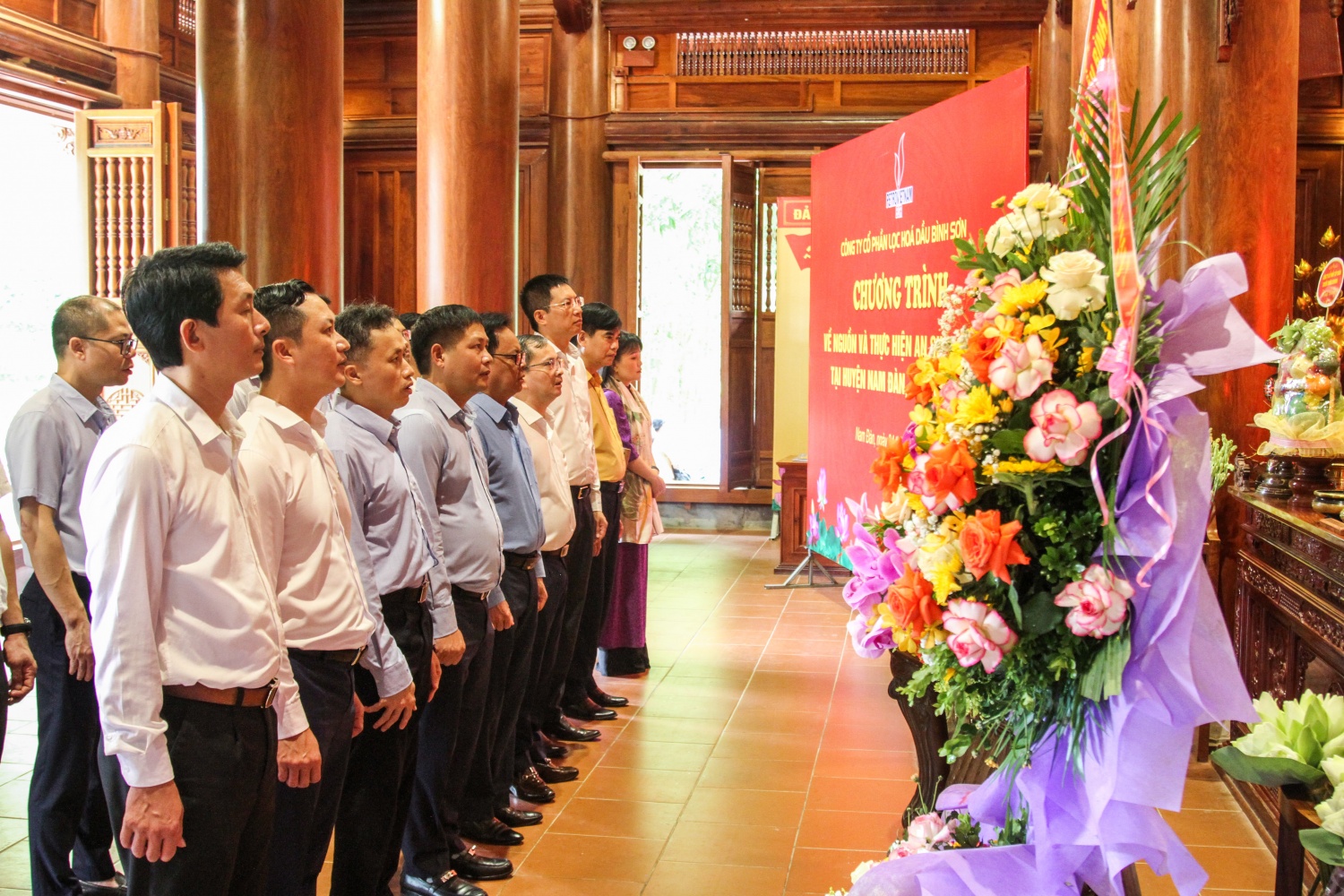 BSR tổ chức về nguồn và thực hiện an sinh xã hội tại quê hương Chủ tịch Hồ Chí Minh BSR tổ chức về nguồn và thực hiện an sinh xã hội tại quê hương Chủ tịch Hồ Chí Minh