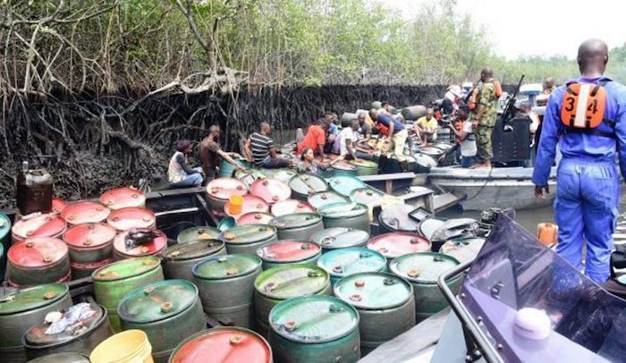 Mối đe dọa không hồi kết của nạn trộm cắp dầu thô ở Nigeria Mối đe dọa không hồi kết của nạn trộm cắp dầu thô ở Nigeria