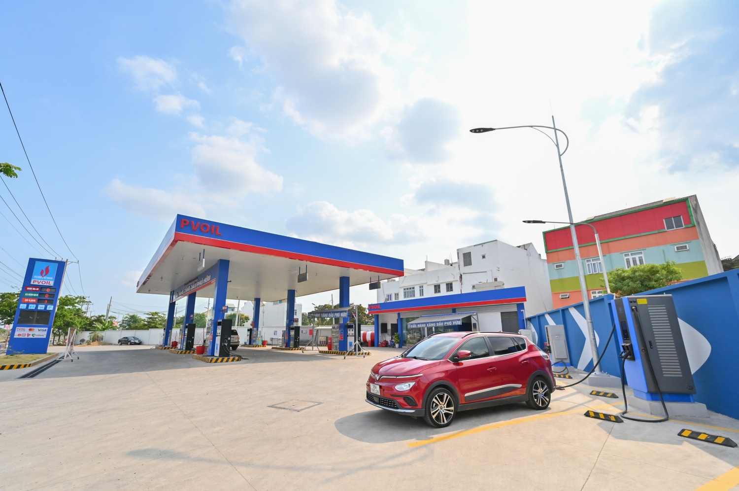 Giá xăng có thể giảm tới 800 đồng/lít! Giá xăng có thể giảm tới 800 đồng/lít!
