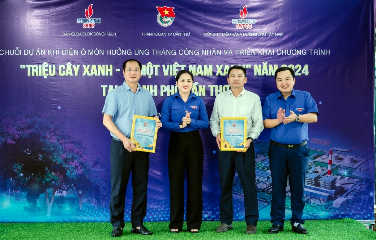 Ban QLDA ĐLDK Sông Hậu 1, SWPOC trồng cây “Vì một Việt Nam xanh” tại TP Cần Thơ