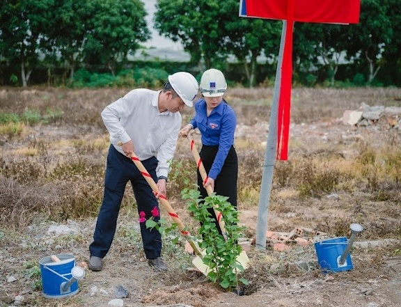 Ban QLDA ĐLDK Sông Hậu 1, SWPOC trồng cây “Vì một Việt Nam xanh” tại TP Cần Thơ