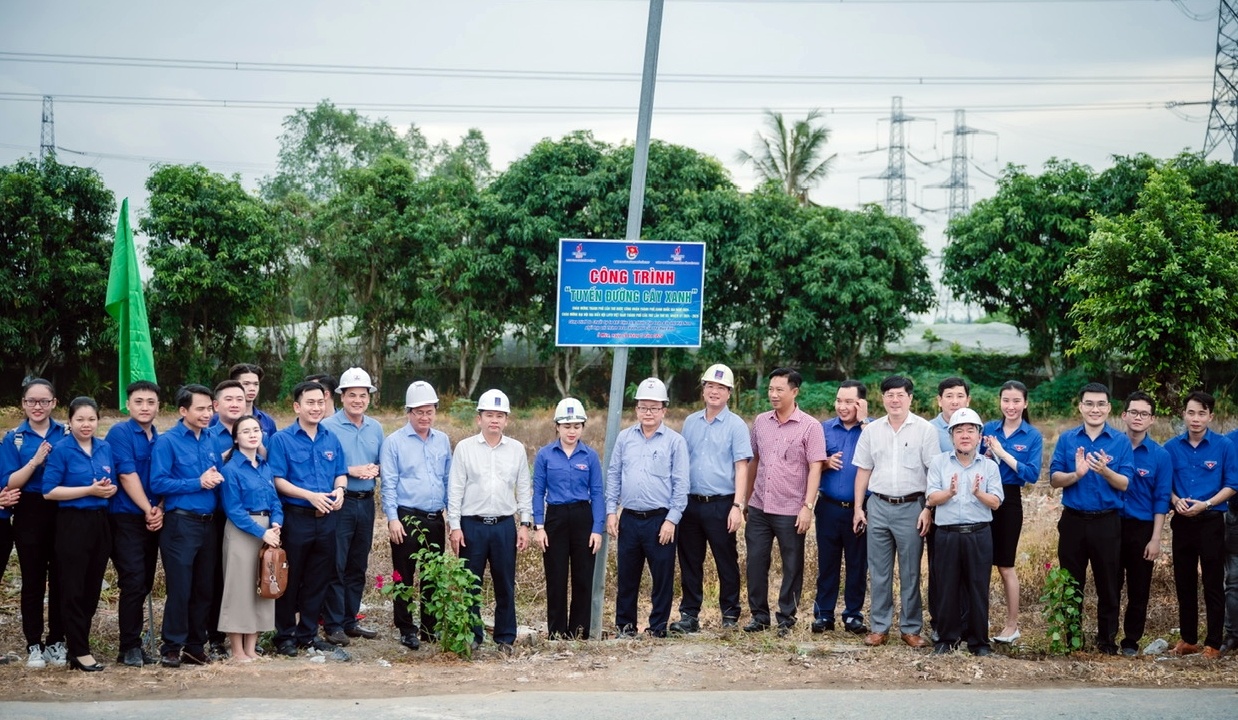 Ban QLDA ĐLDK Sông Hậu 1, SWPOC trồng cây “Vì một Việt Nam xanh” tại TP Cần Thơ