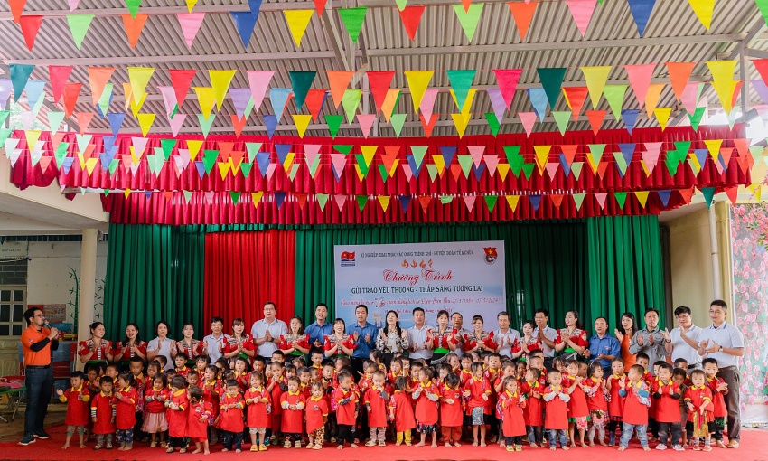 Đoàn Thanh niên XN Khí: Gửi trao yêu thương – thắp sáng tương lai Đoàn Thanh niên Xí nghiệp Khí (Vietsovpetro): Gửi trao yêu thương - Thắp sáng tương lai