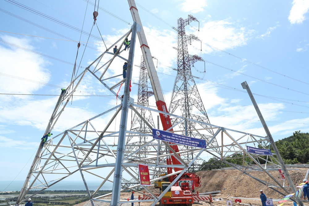 Thủ tướng Chính phủ: Bố trí thời gian thi công hợp lý, đảm bảo an toàn, sức khỏe cho người lao động trong thời tiết nắng nóng