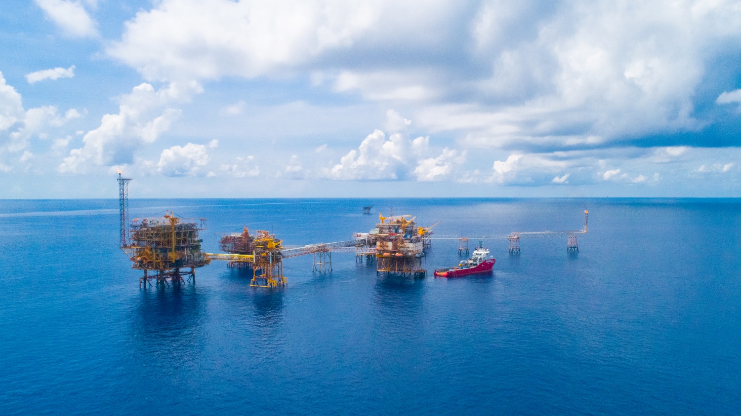 Petrovietnam và hành trình hướng tới mục tiêu trở thành Tập đoàn Công nghiệp Năng lượng Petrovietnam và hành trình hướng tới mục tiêu trở thành Tập đoàn Công nghiệp Năng lượng