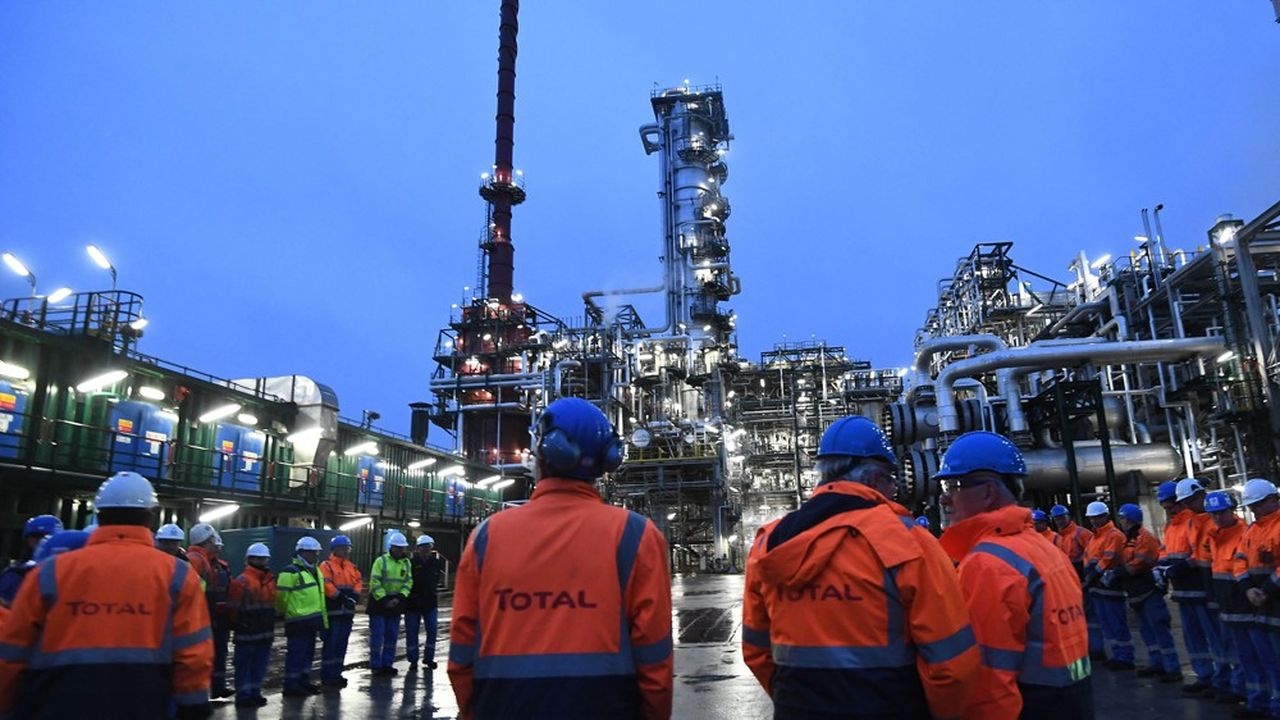 TotalEnergies tiến hành khử carbon cho các nhà máy lọc dầu tại châu Âu