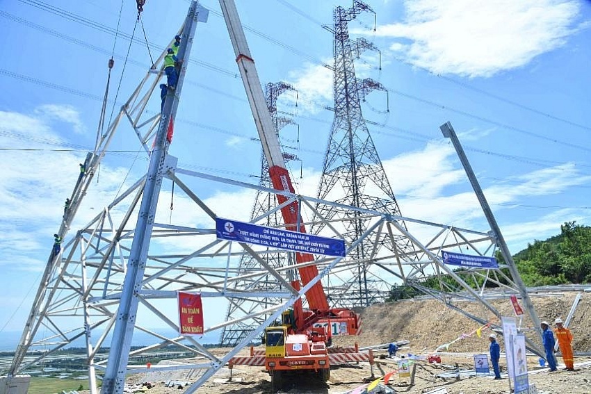 Thủ tướng yêu cầu đẩy nhanh tiến độ thi công dự án đường dây 500 kV mạch 3 Thủ tướng yêu cầu đẩy nhanh tiến độ thi công dự án đường dây 500 kV mạch 3