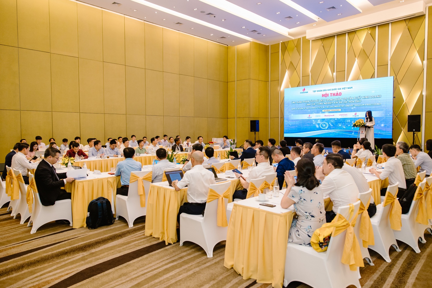 Petrovietnam tăng cường ứng dụng phân tích dữ liệu trong quản trị SXKD lĩnh vực Công nghiệp khí và Lọc hoá dầu Petrovietnam tăng cường ứng dụng phân tích dữ liệu trong quản trị SXKD lĩnh vực Công nghiệp khí và Lọc hoá dầu