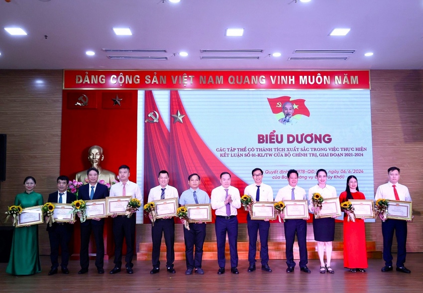 Tuổi trẻ Vietsovpetro được khen thưởng tại Hội nghị sơ kết 03 năm thực hiện Kết luận số 01-KL/TW
