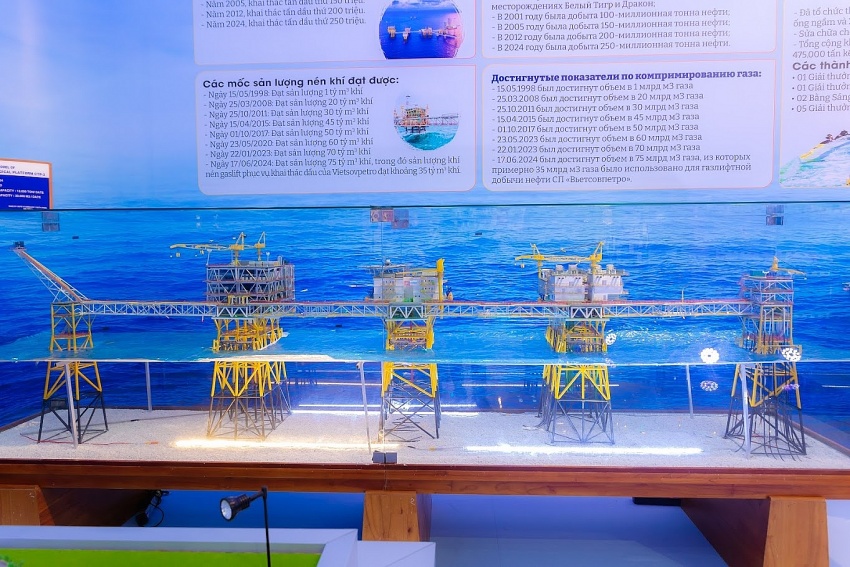Vietsovpetro tổ chức triển lãm “Thành tựu khoa học công nghệ”