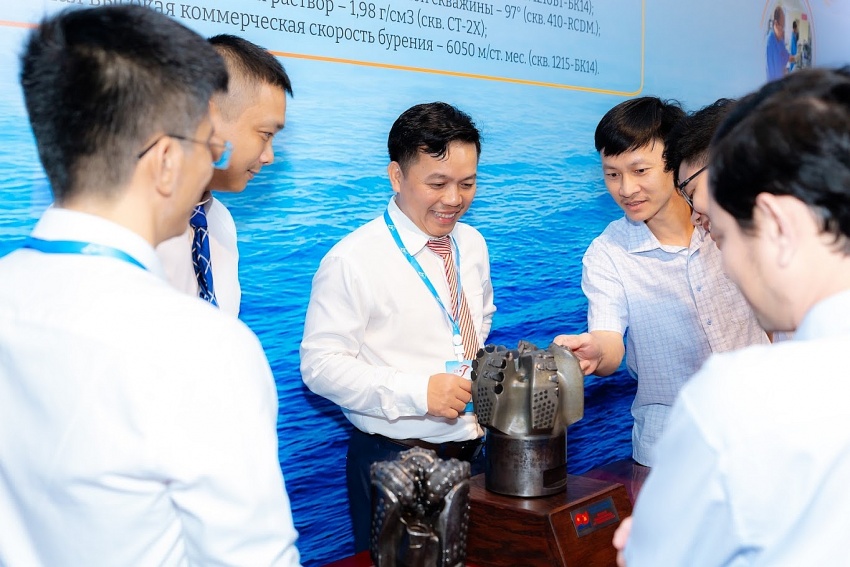 Vietsovpetro tổ chức triển lãm “Thành tựu khoa học công nghệ”