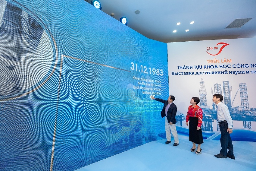 Vietsovpetro tổ chức triển lãm “Thành tựu khoa học công nghệ”