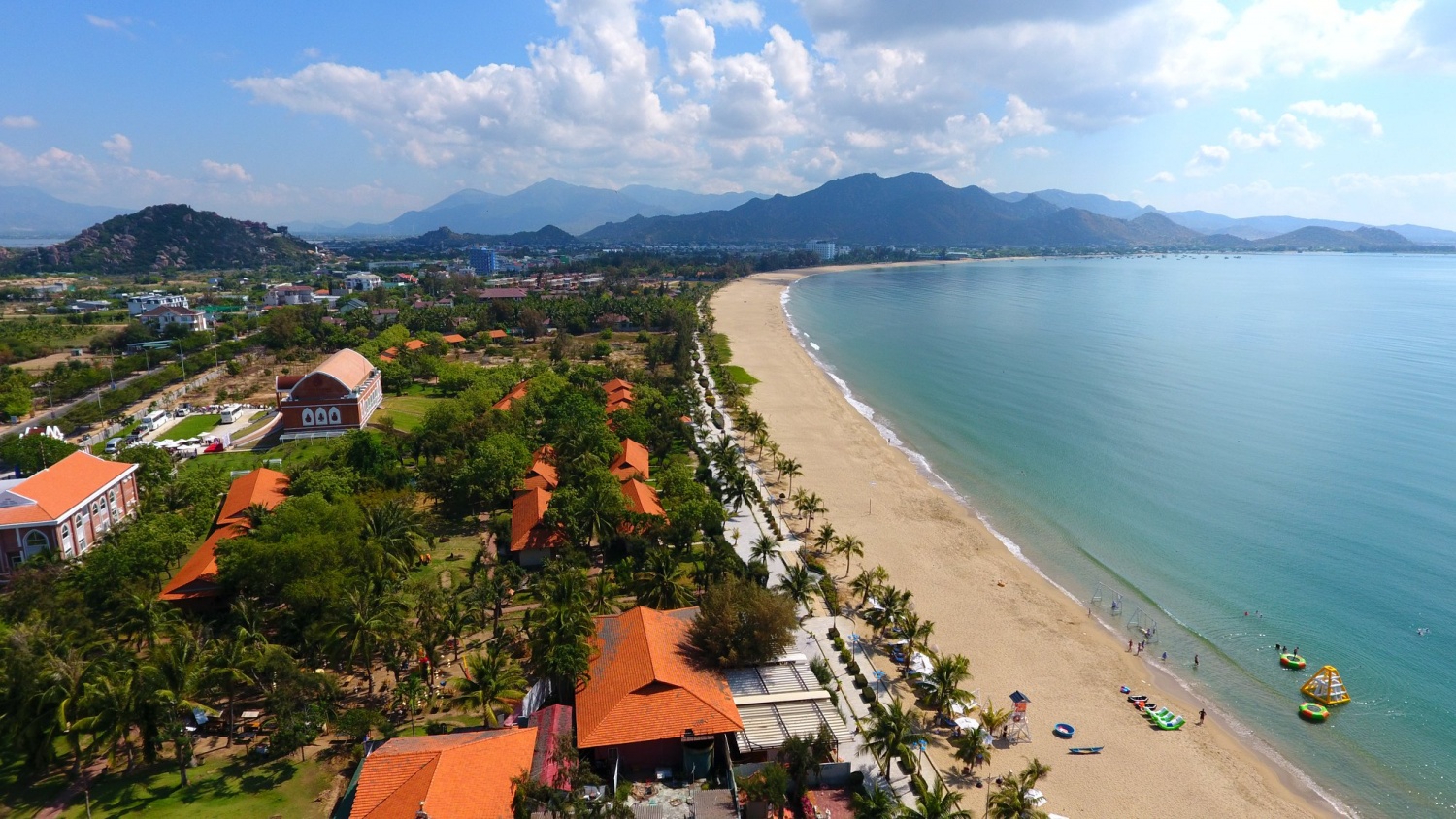 Tin Xây dựng - bất động sản ngày 21/6: Ninh Thuận công bố 7 dự án chưa đủ điều kiện kinh doanh sản phẩm