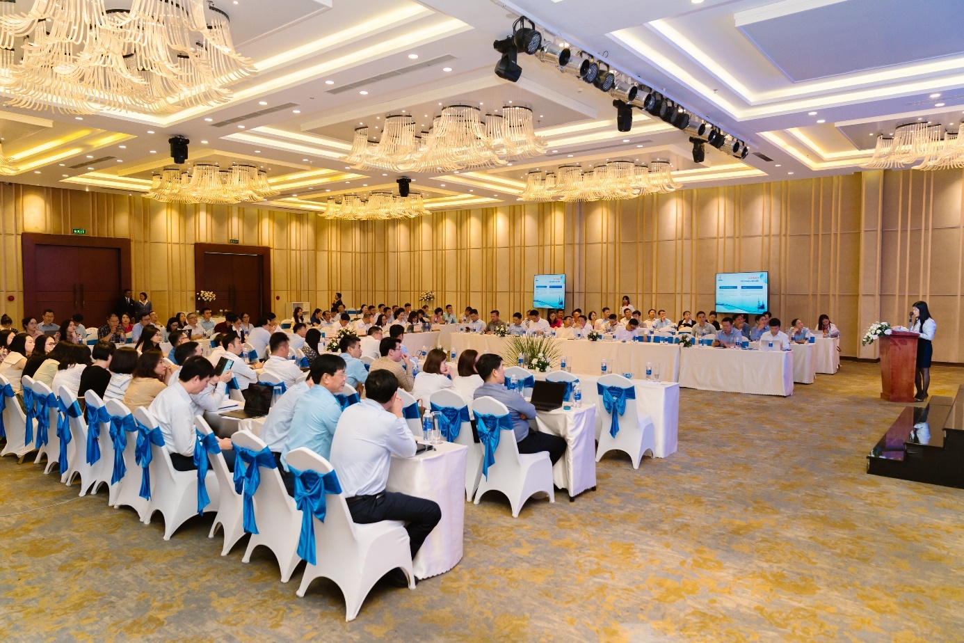 Petrovietnam tổ chức tập huấn phổ biến quy chế quản lý người giữ chức danh, chức vụ và người đại diện phần vốn của Tập đoàn tại các doanh nghiệp khác Petrovietnam tổ chức tập huấn phổ biến quy chế quản lý người giữ chức danh, chức vụ và người đại diện phần vốn của Tập đoàn tại các doanh nghiệp khác