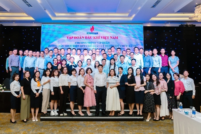 Petrovietnam tổ chức tập huấn phổ biến quy chế quản lý người giữ chức danh, chức vụ và người đại diện phần vốn của Tập đoàn tại các doanh nghiệp khác Petrovietnam tổ chức tập huấn phổ biến quy chế quản lý người giữ chức danh, chức vụ và người đại diện phần vốn của Tập đoàn tại các doanh nghiệp khác