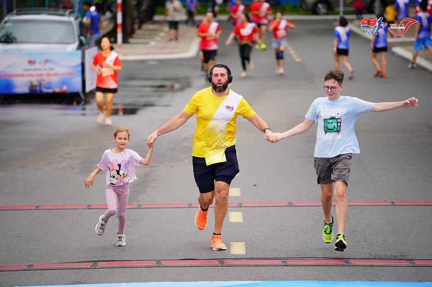 Hàng nghìn runners tham gia giải chạy Vietsovpetro Run 2024