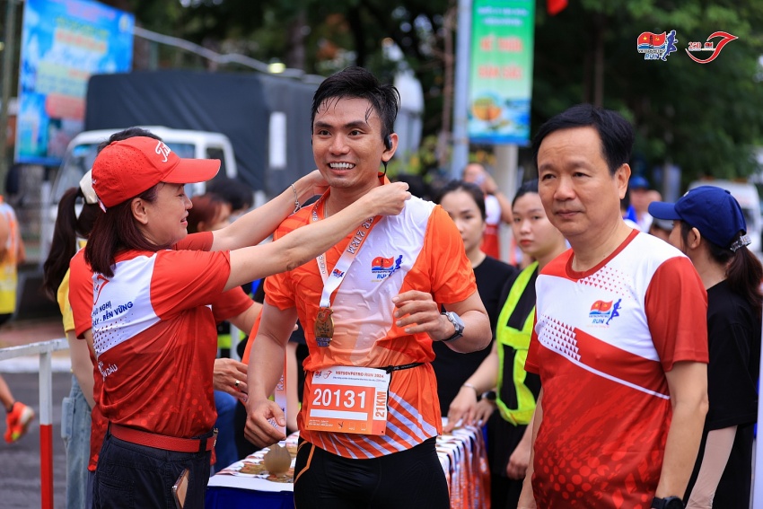 Hàng nghìn runners tham gia giải chạy Vietsovpetro Run 2024
