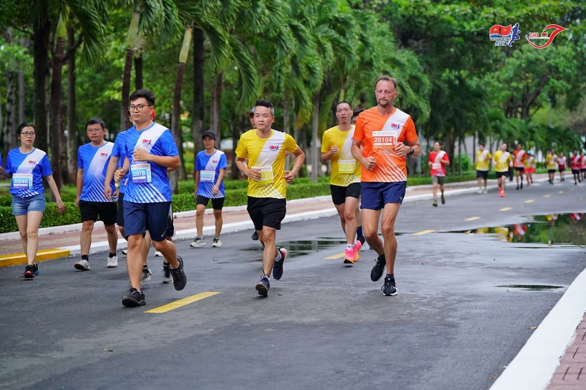 Hàng nghìn runners tham gia giải chạy Vietsovpetro Run 2024