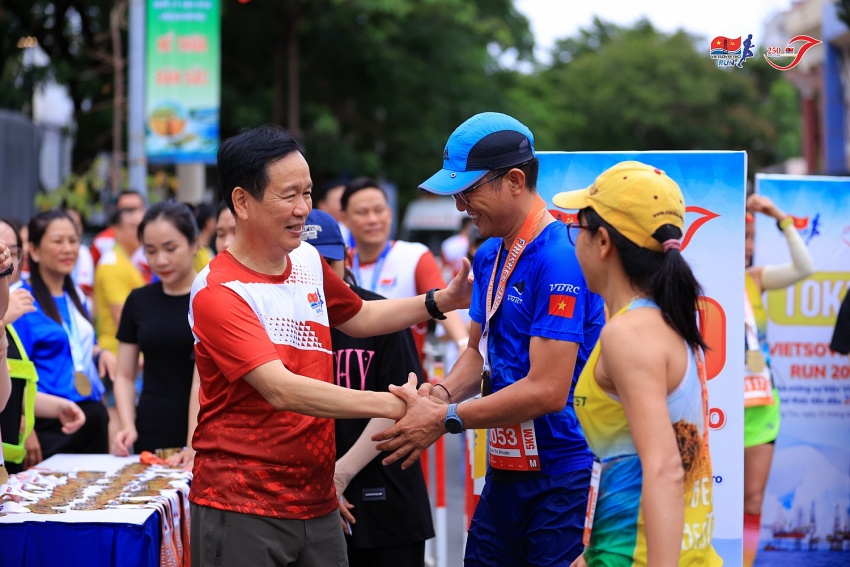 Hàng nghìn runners tham gia giải chạy Vietsovpetro Run 2024