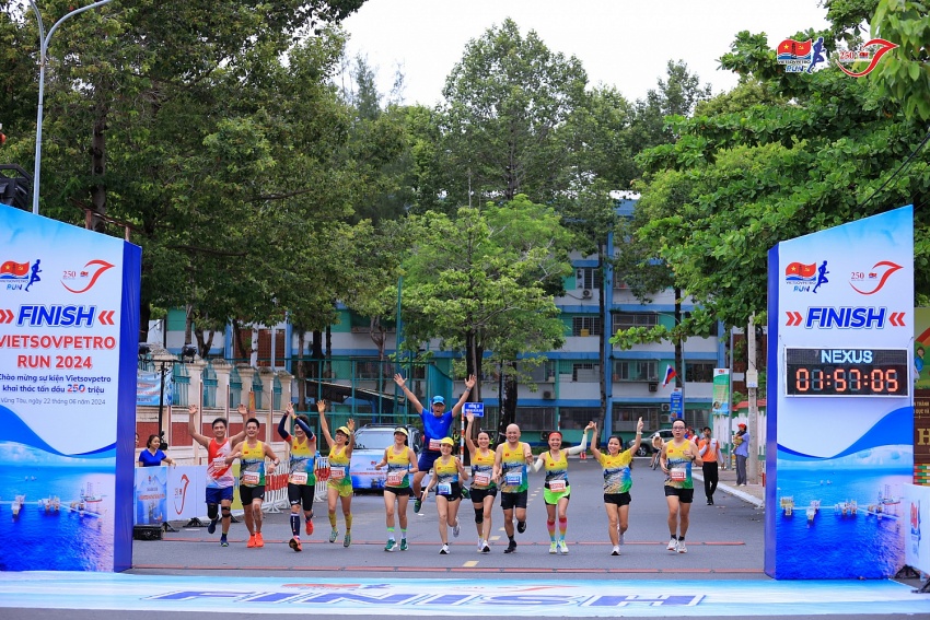 Hàng nghìn runners tham gia giải chạy Vietsovpetro Run 2024