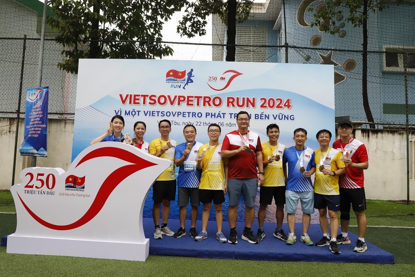 Hàng nghìn runners tham gia giải chạy Vietsovpetro Run 2024