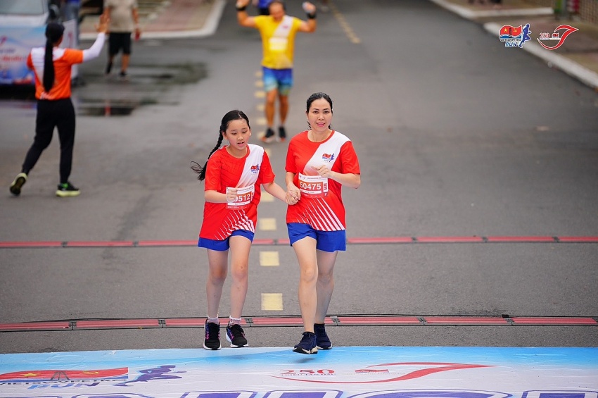 Hàng nghìn runners tham gia giải chạy Vietsovpetro Run 2024