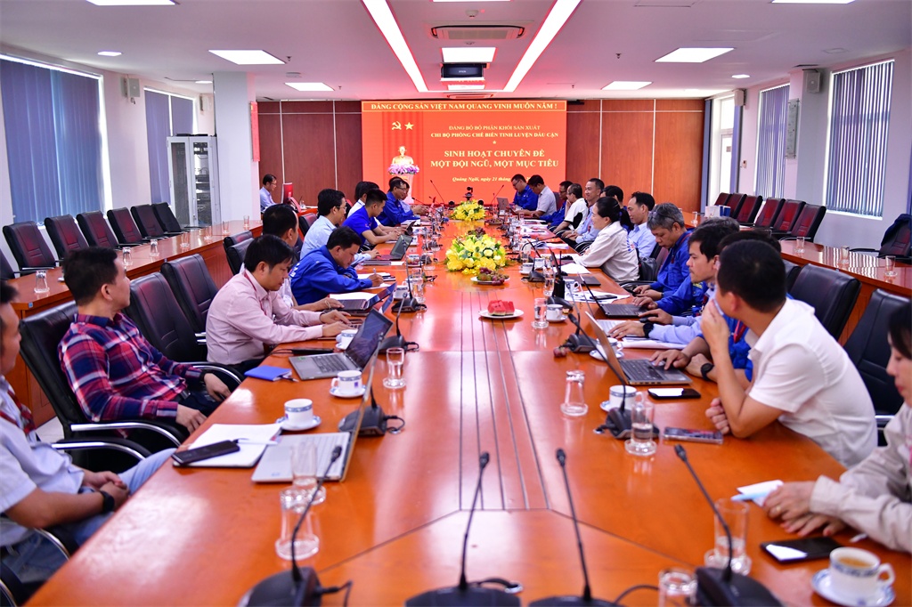 Phát huy tinh thần “Một đội ngũ, một mục tiêu” tại Chi bộ Tinh luyện dầu cặn NMLD Dung Quất