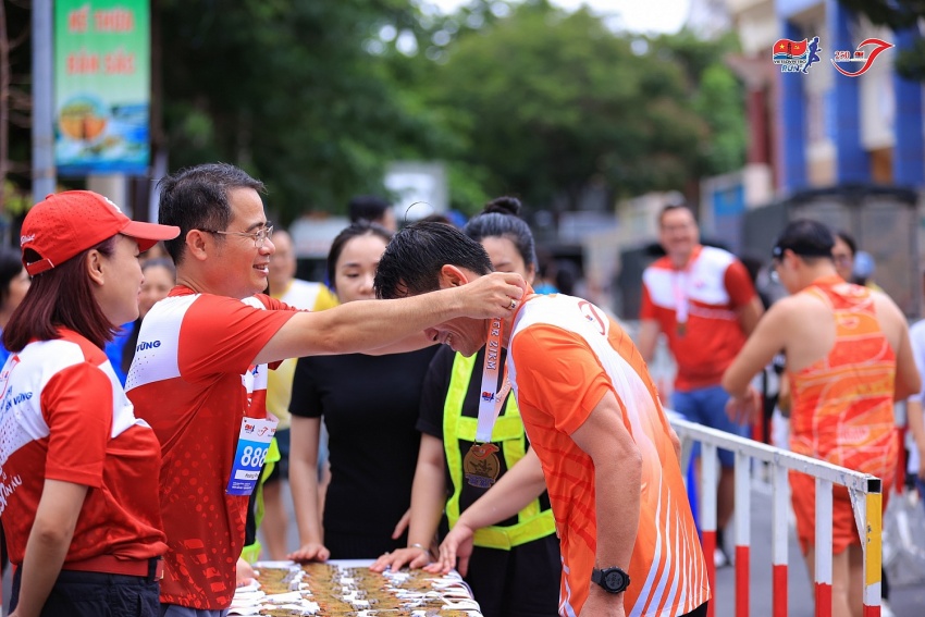 Hàng nghìn runners tham gia giải chạy Vietsovpetro Run 2024