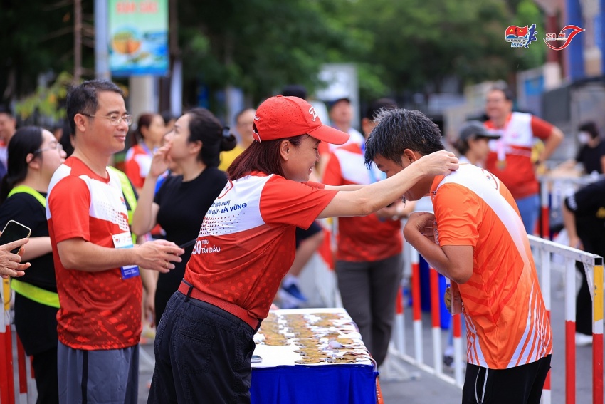 Hàng nghìn runners tham gia giải chạy Vietsovpetro Run 2024