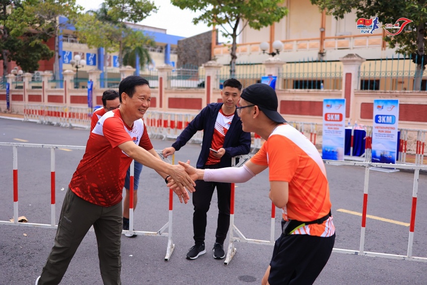 Hàng nghìn runners tham gia giải chạy Vietsovpetro Run 2024