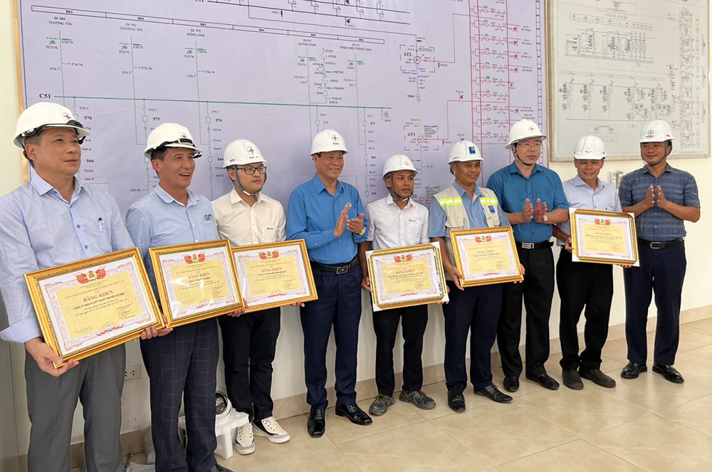 Quyết tâm cao, nỗ lực lớn để đưa Dự án đường dây 500kV mạch 3 về đích Quyết tâm cao, nỗ lực lớn để đưa Dự án đường dây 500kV mạch 3 về đích