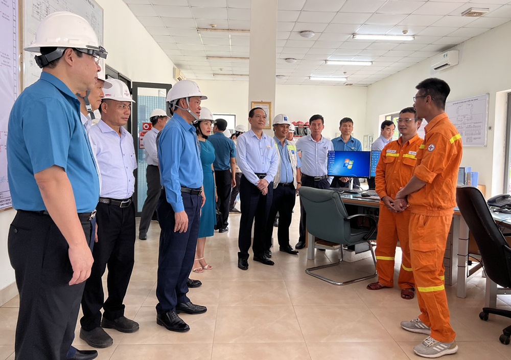 Quyết tâm cao, nỗ lực lớn để đưa Dự án đường dây 500kV mạch 3 về đích Quyết tâm cao, nỗ lực lớn để đưa Dự án đường dây 500kV mạch 3 về đích
