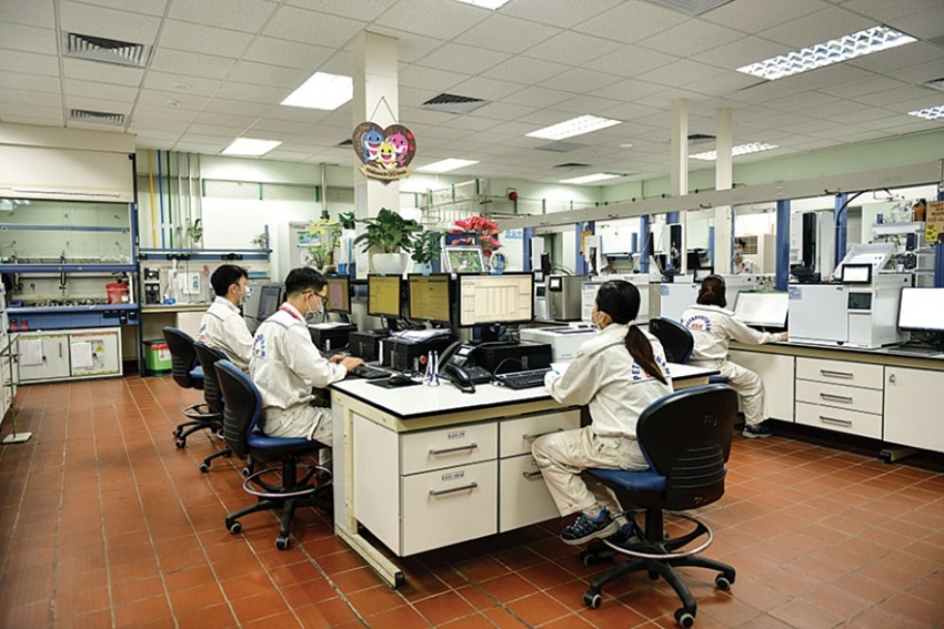 Tự làm thí nghiệm giúp BSR tiết kiệm hàng trăm tỉ đồng Tự làm thí nghiệm giúp BSR tiết kiệm hàng trăm tỉ đồng