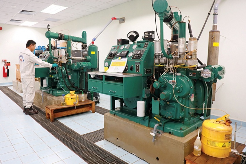 Tự làm thí nghiệm giúp BSR tiết kiệm hàng trăm tỉ đồng Tự làm thí nghiệm giúp BSR tiết kiệm hàng trăm tỉ đồng