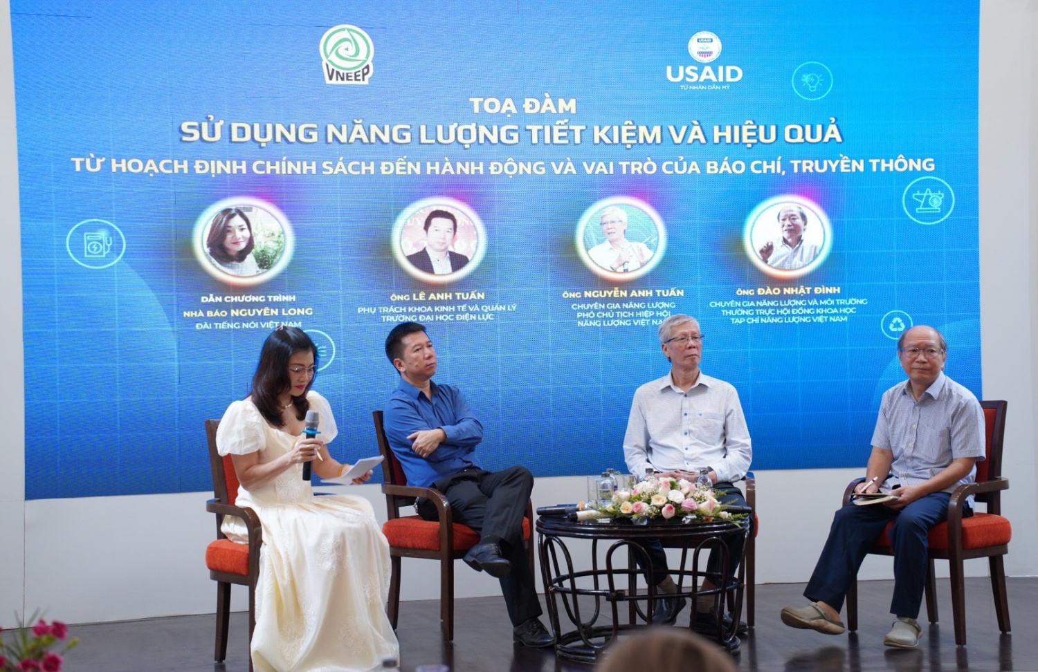 Báo chí lan tỏa mạnh mẽ thông điệp sử dụng năng lượng tiết kiệm và hiệu quả Báo chí lan tỏa mạnh mẽ thông điệp sử dụng năng lượng tiết kiệm và hiệu quả